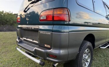 Mitsubishi-Delica-1996-Minivan-14