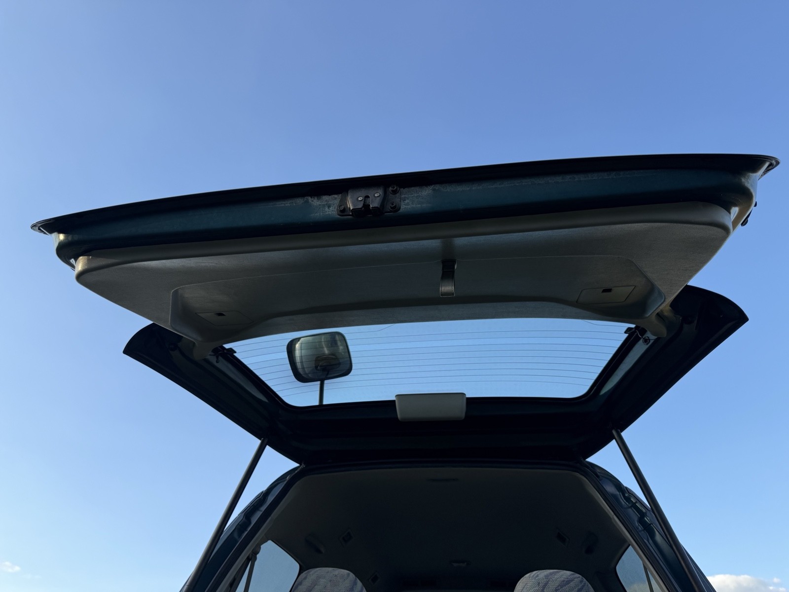 Mitsubishi-Delica-1996-Minivan-15