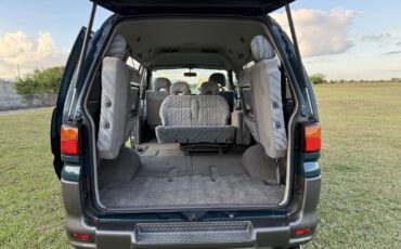 Mitsubishi-Delica-1996-Minivan-16