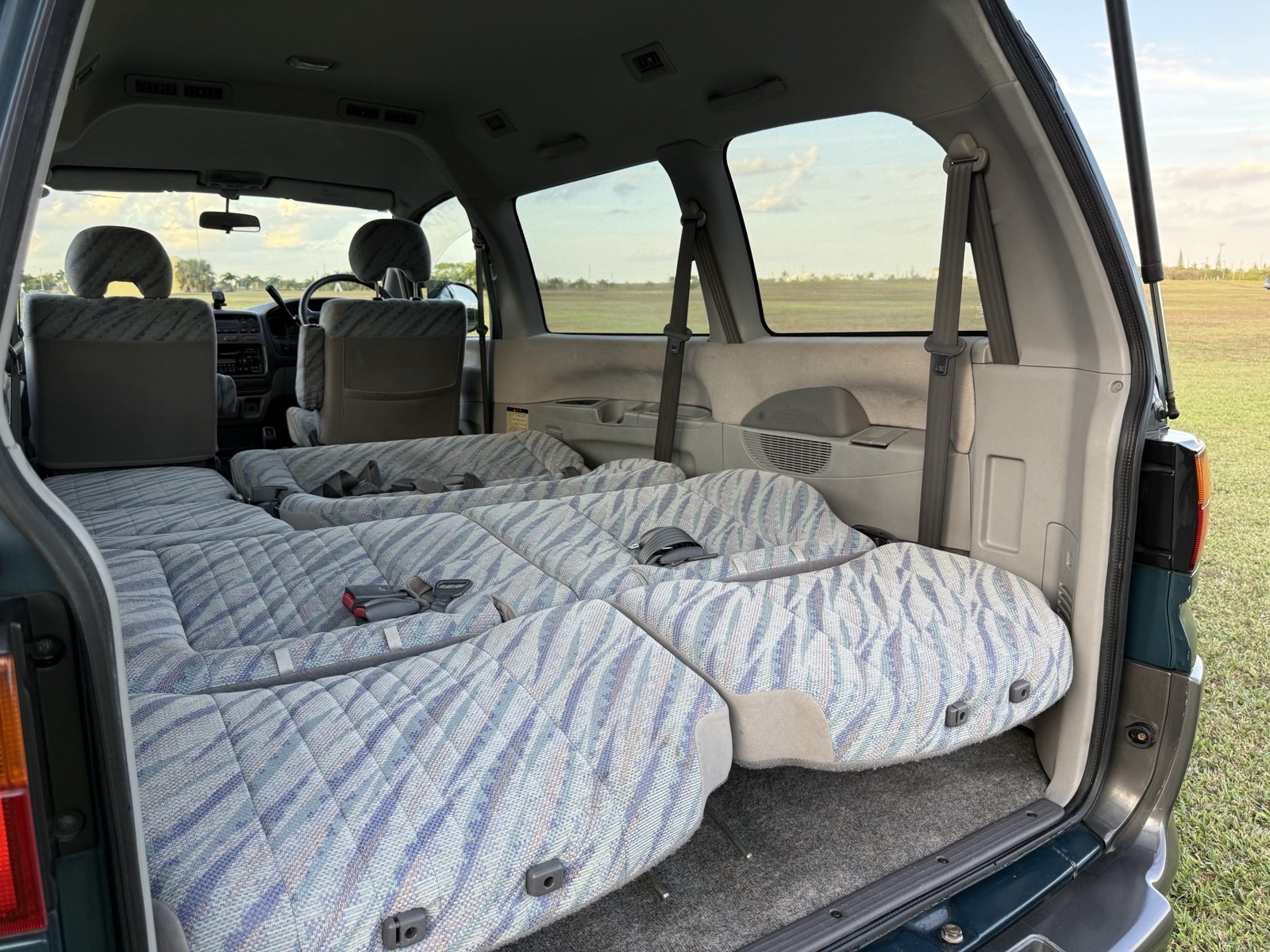 Mitsubishi-Delica-1996-Minivan-21