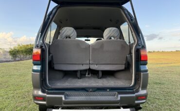 Mitsubishi-Delica-1996-Minivan-22