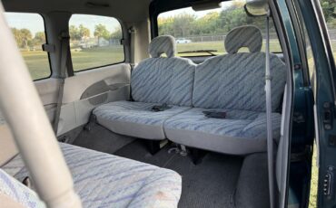 Mitsubishi-Delica-1996-Minivan-23