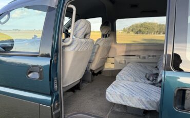 Mitsubishi-Delica-1996-Minivan-26