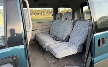 Mitsubishi-Delica-1996-Minivan-28