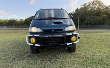 Mitsubishi-Delica-1996-Minivan-7