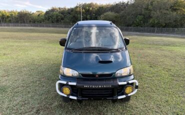 Mitsubishi-Delica-1996-Minivan-8