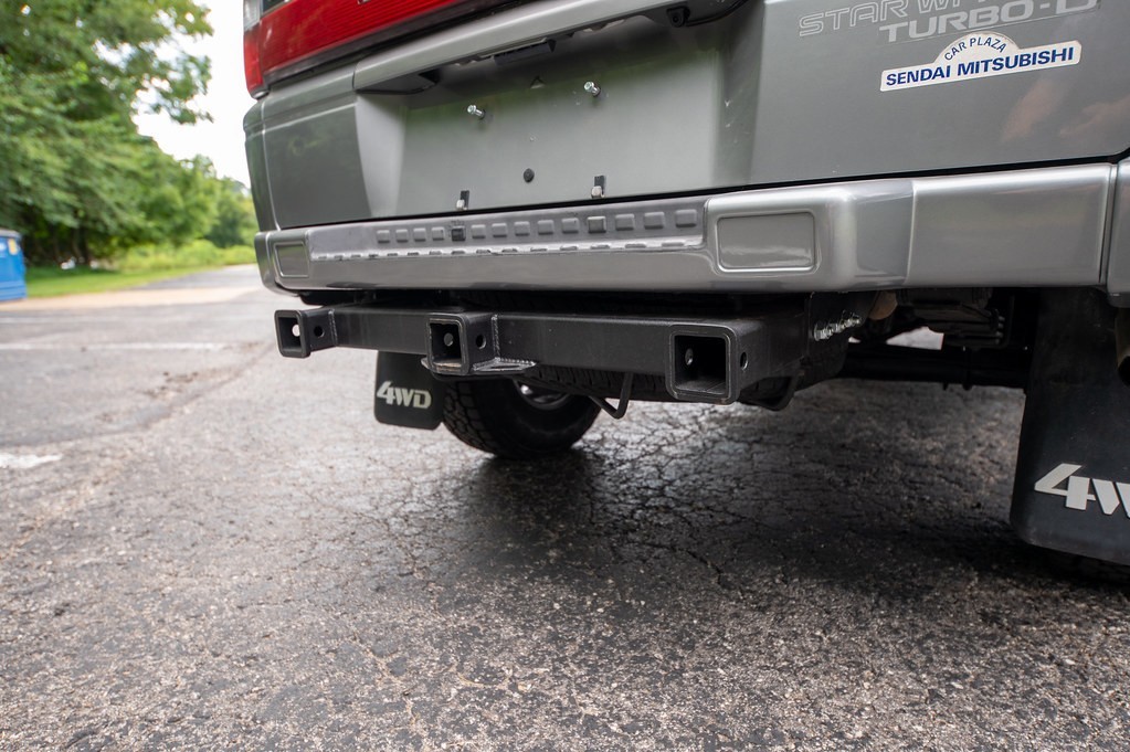 Mitsubishi-Delica-Star-Wagon-1991-Minivan-11