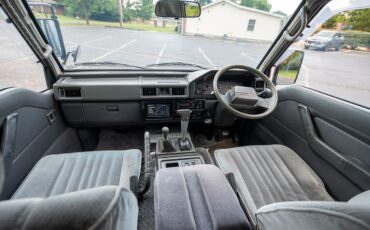 Mitsubishi-Delica-Star-Wagon-1991-Minivan-15