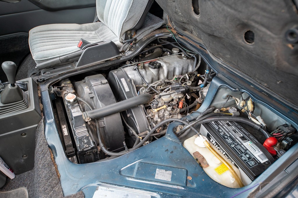 Mitsubishi-Delica-Star-Wagon-1991-Minivan-18