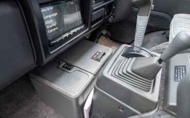 Mitsubishi-Delica-Star-Wagon-1991-Minivan-20