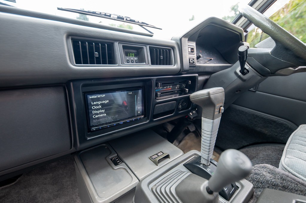 Mitsubishi-Delica-Star-Wagon-1991-Minivan-22