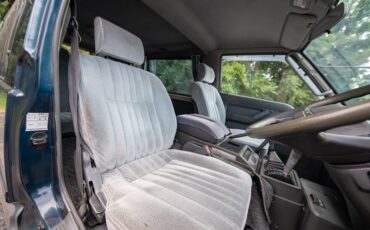 Mitsubishi-Delica-Star-Wagon-1991-Minivan-25