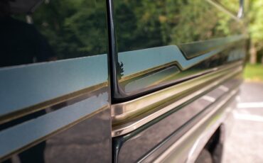 Mitsubishi-Delica-Star-Wagon-1991-Minivan-33