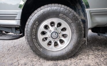 Mitsubishi-Delica-Star-Wagon-1991-Minivan-34