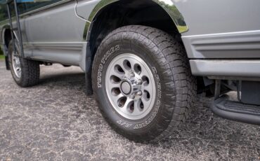 Mitsubishi-Delica-Star-Wagon-1991-Minivan-7