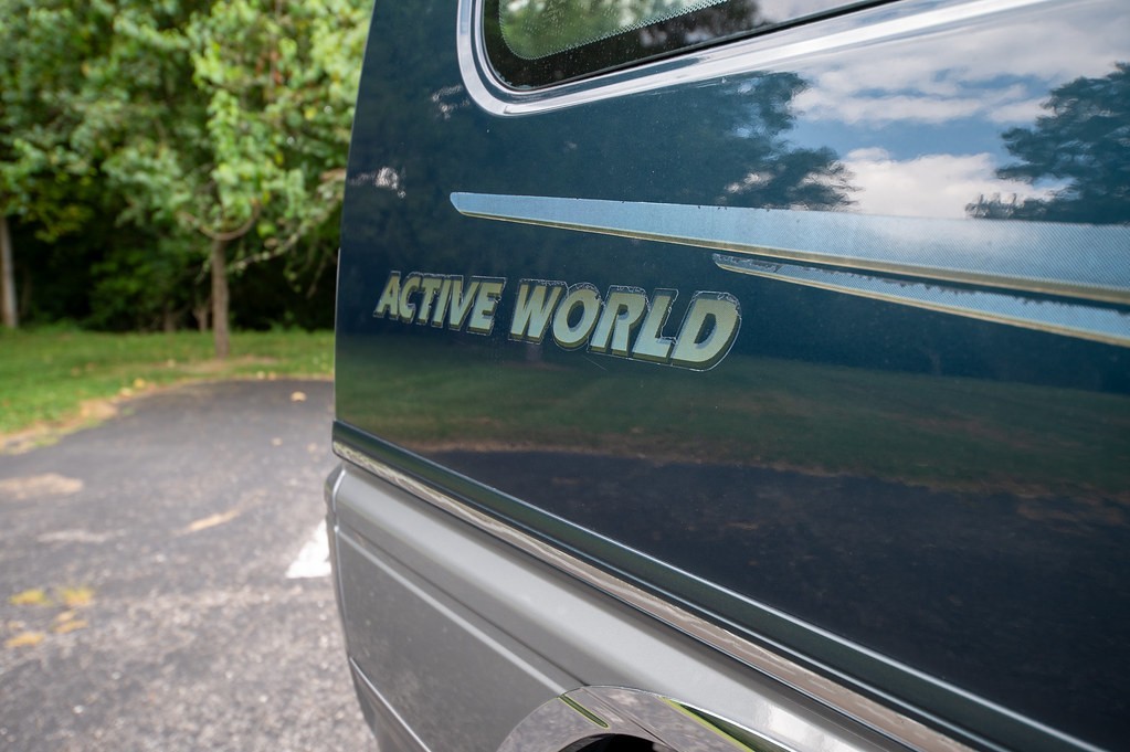 Mitsubishi-Delica-Star-Wagon-1991-Minivan-8