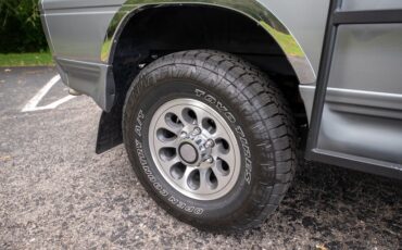 Mitsubishi-Delica-Star-Wagon-1991-Minivan-9