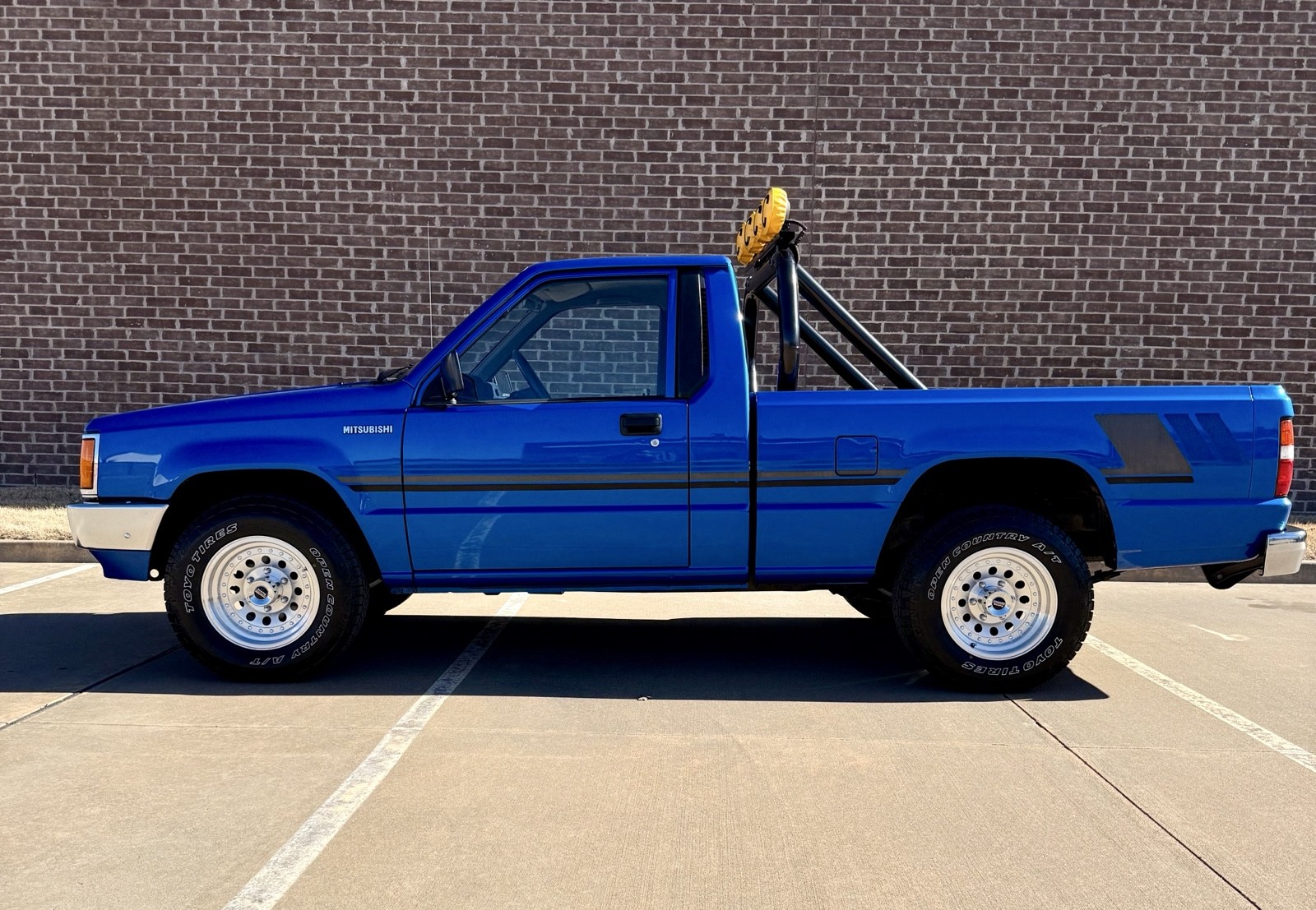 Mitsubishi-Mighty-Max-1991-1