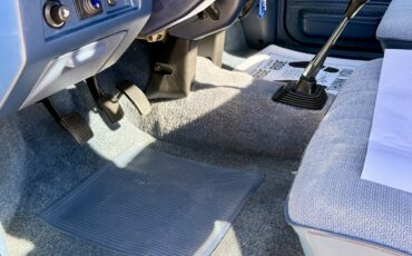 Mitsubishi-Mighty-Max-1991-26