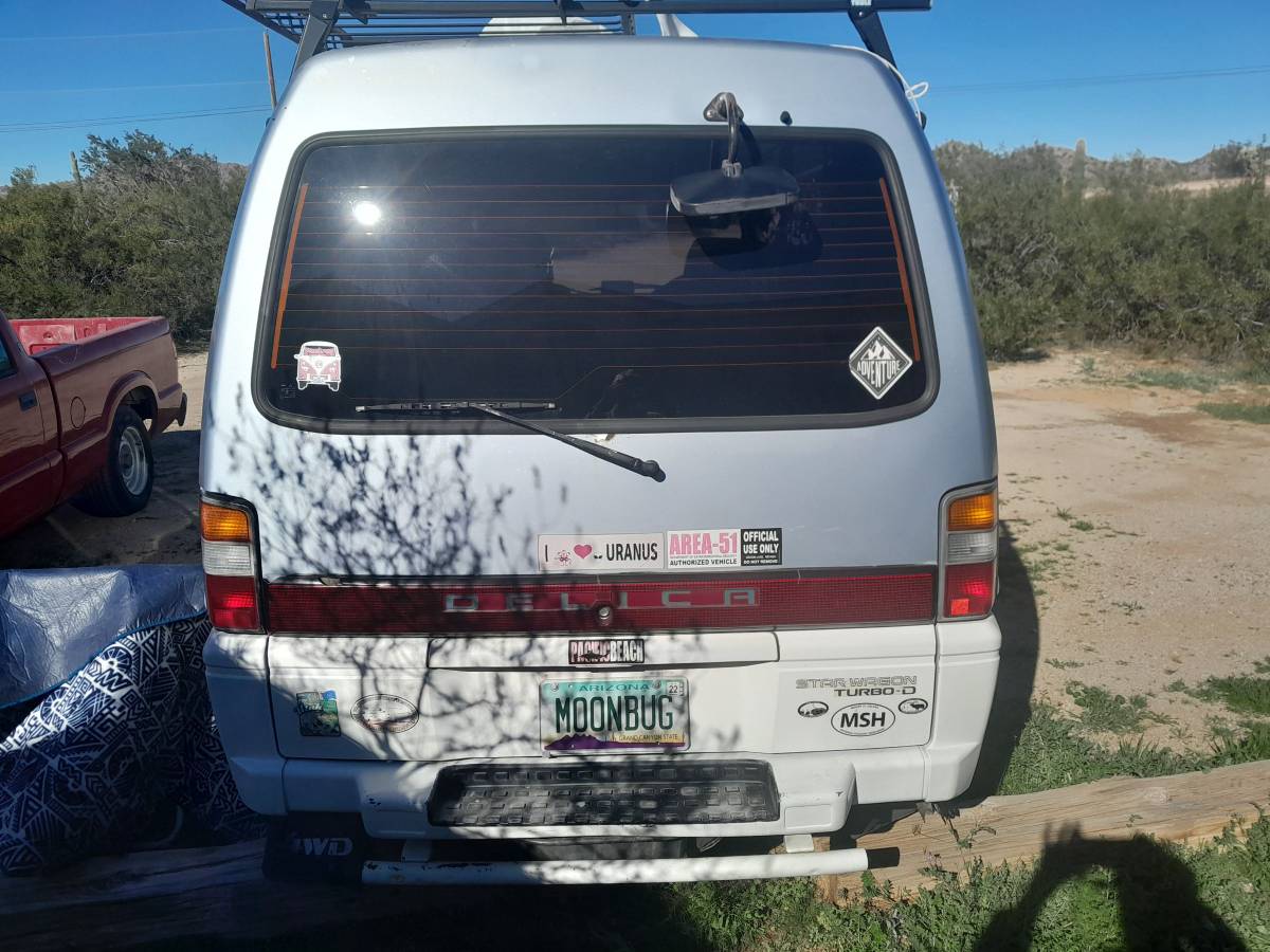 Mitsubishi-delica-diesel-1990-silver-1