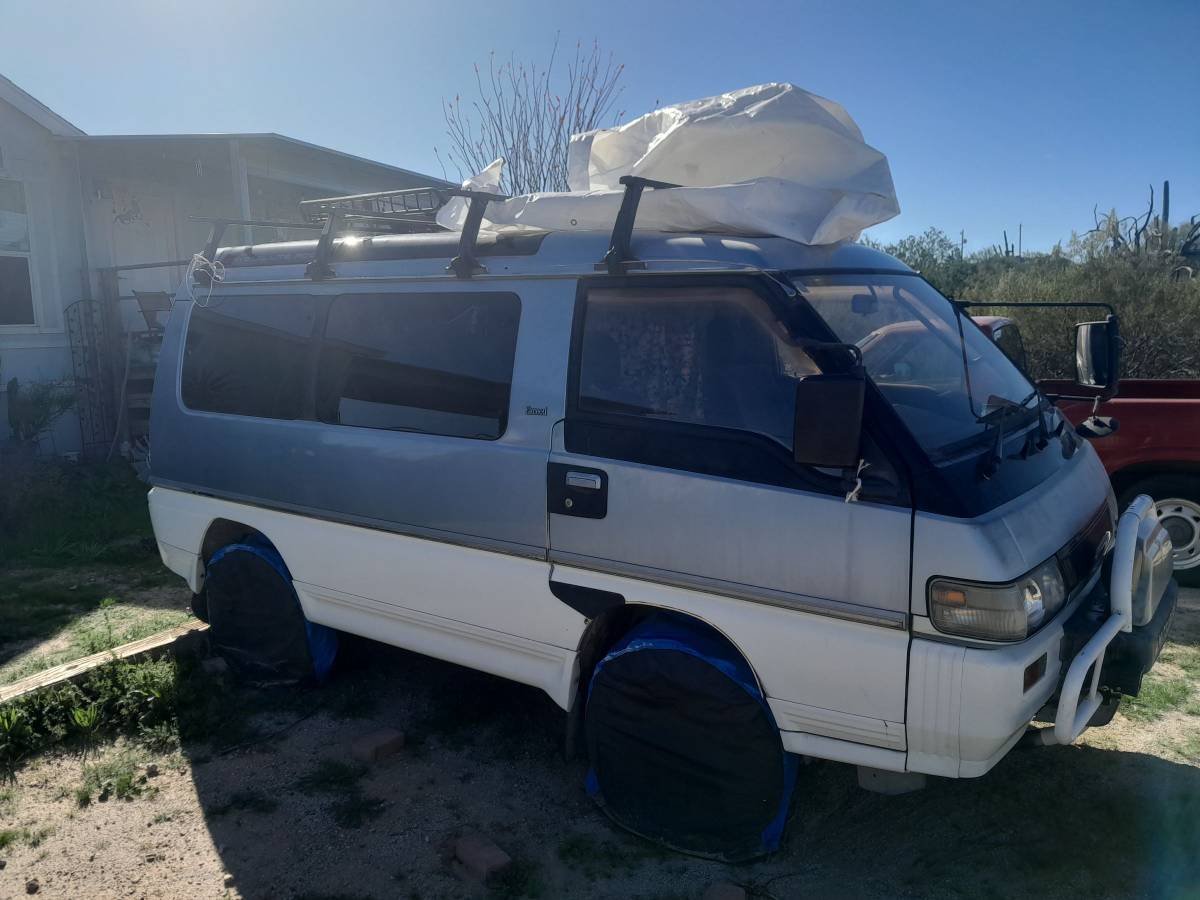 Mitsubishi-delica-diesel-1990-silver-3