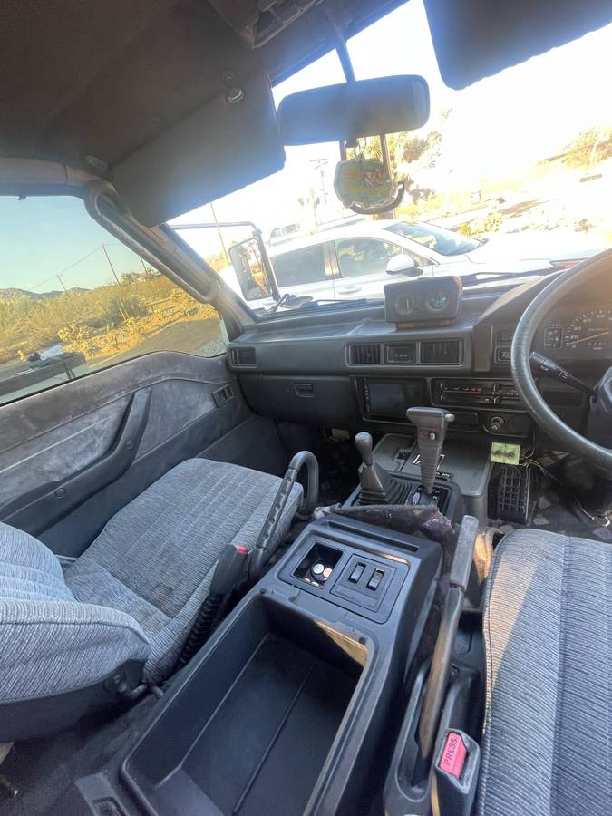 Mitsubishi-delica-diesel-1992-black-1