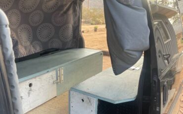 Mitsubishi-delica-diesel-1992-black-4