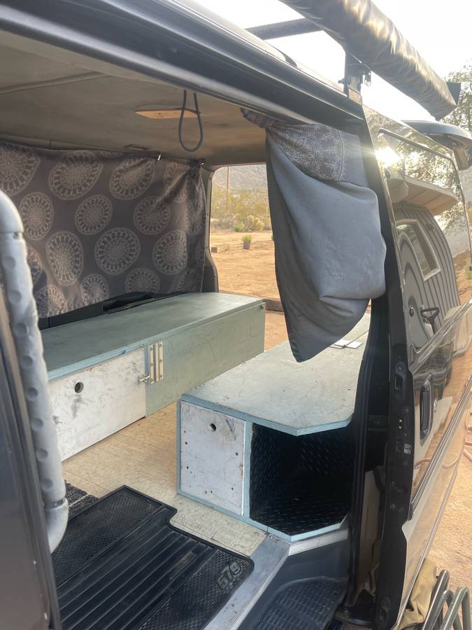 Mitsubishi-delica-diesel-1992-black-4