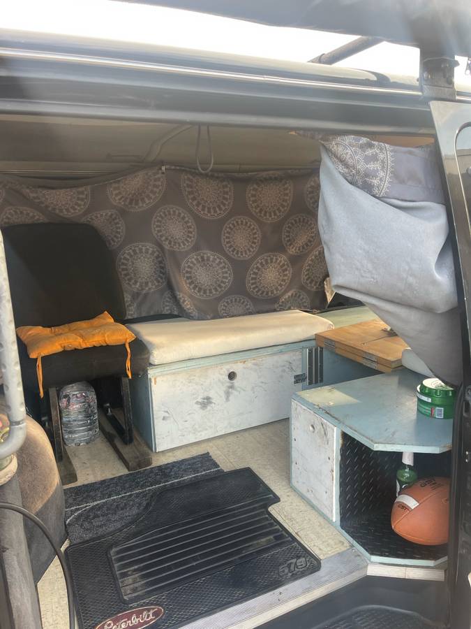 Mitsubishi-delica-diesel-1992-black-5