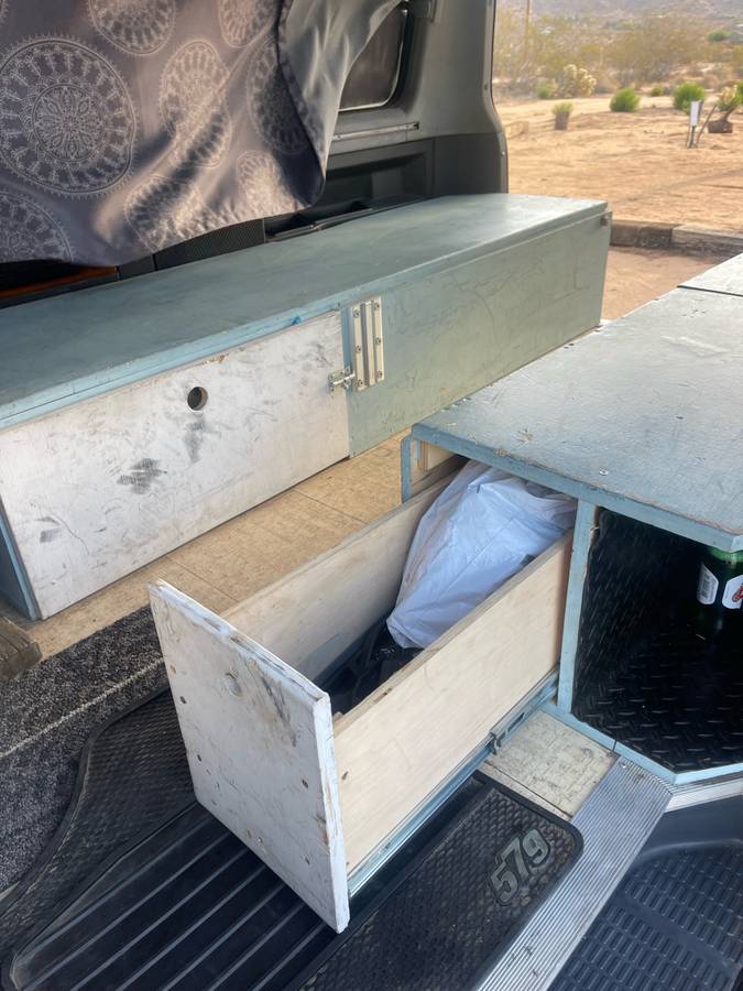 Mitsubishi-delica-diesel-1992-black-6