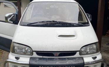Mitsubishi-delica-diesel-1994