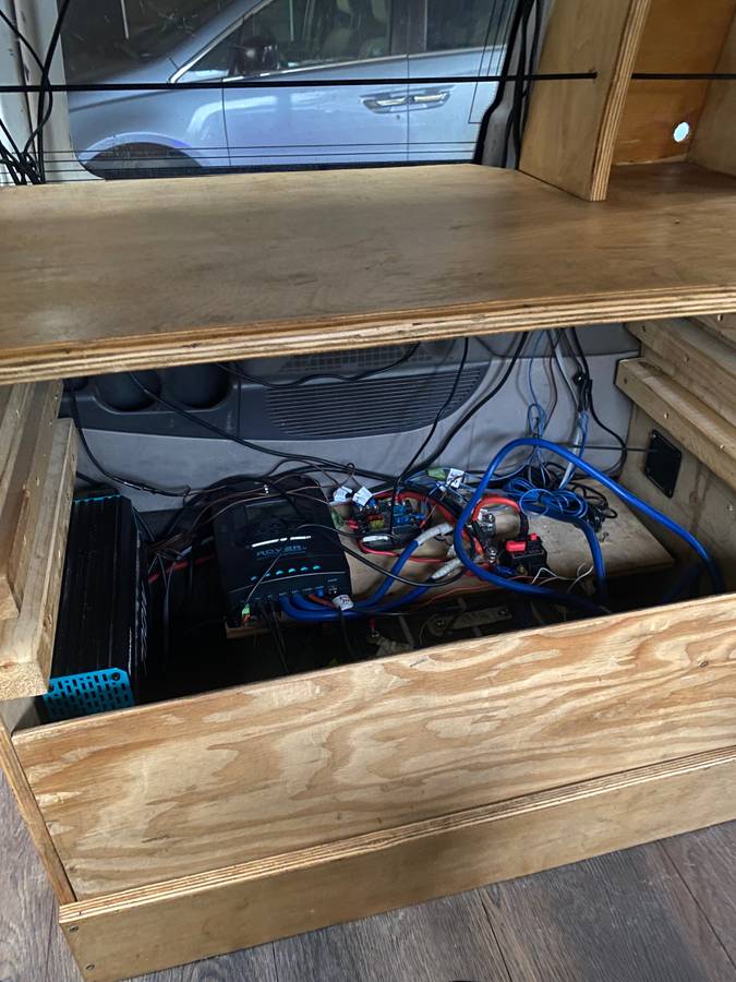 Mitsubishi-delica-diesel-1994-9