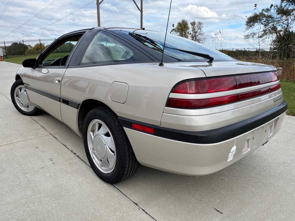 Mitsubishi-eclipse-gs-1990-silver-1