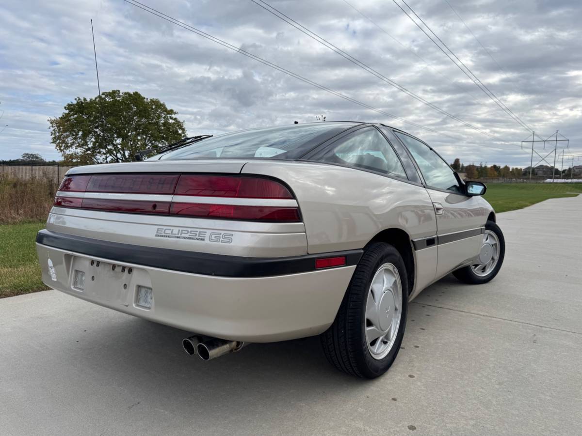Mitsubishi-eclipse-gs-1990-silver-11