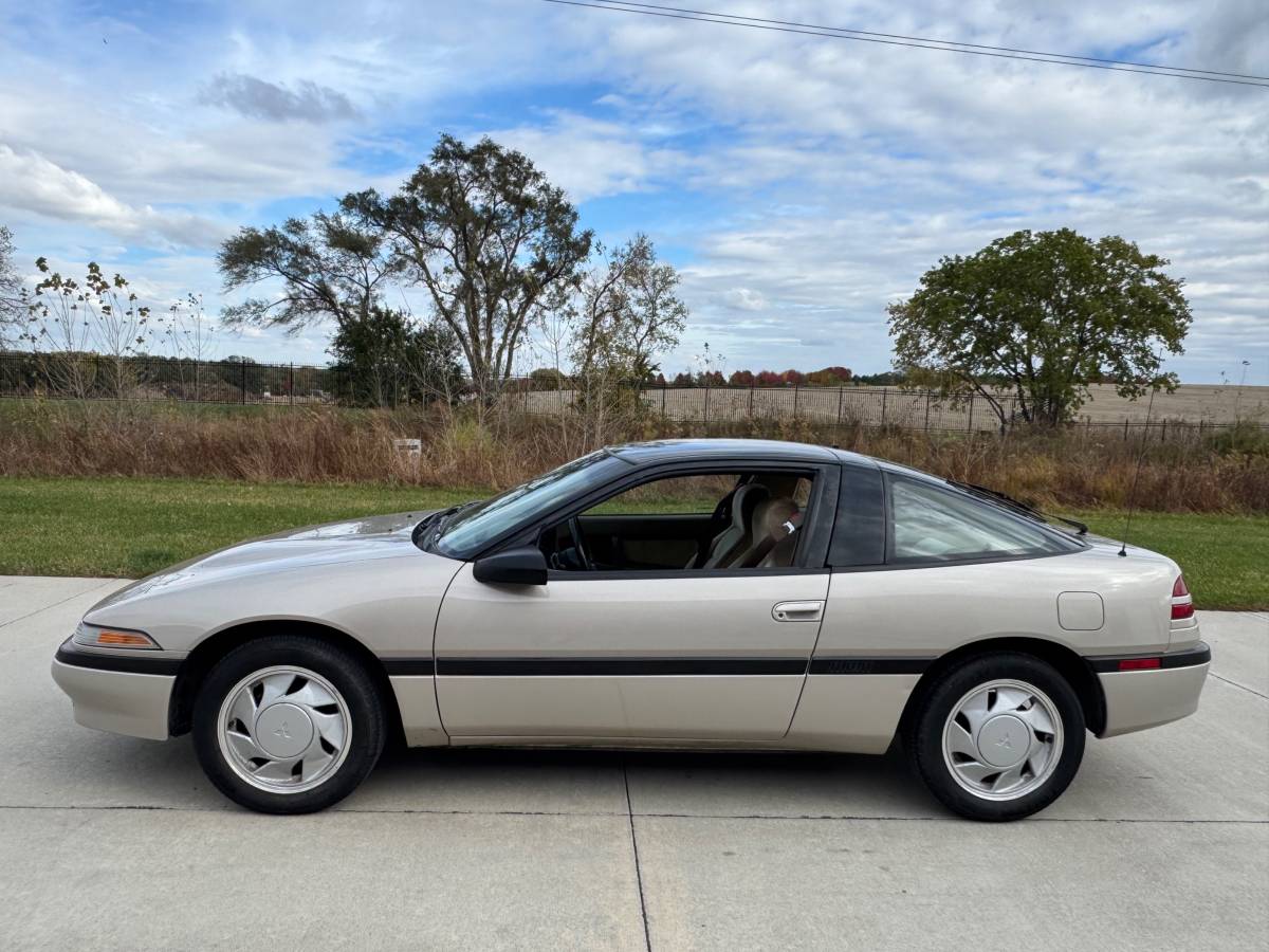 Mitsubishi-eclipse-gs-1990-silver-2
