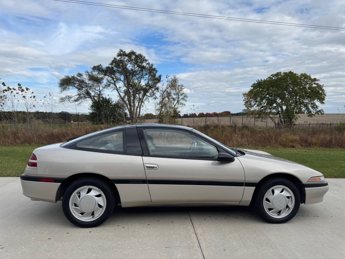 Mitsubishi-eclipse-gs-1990-silver-3