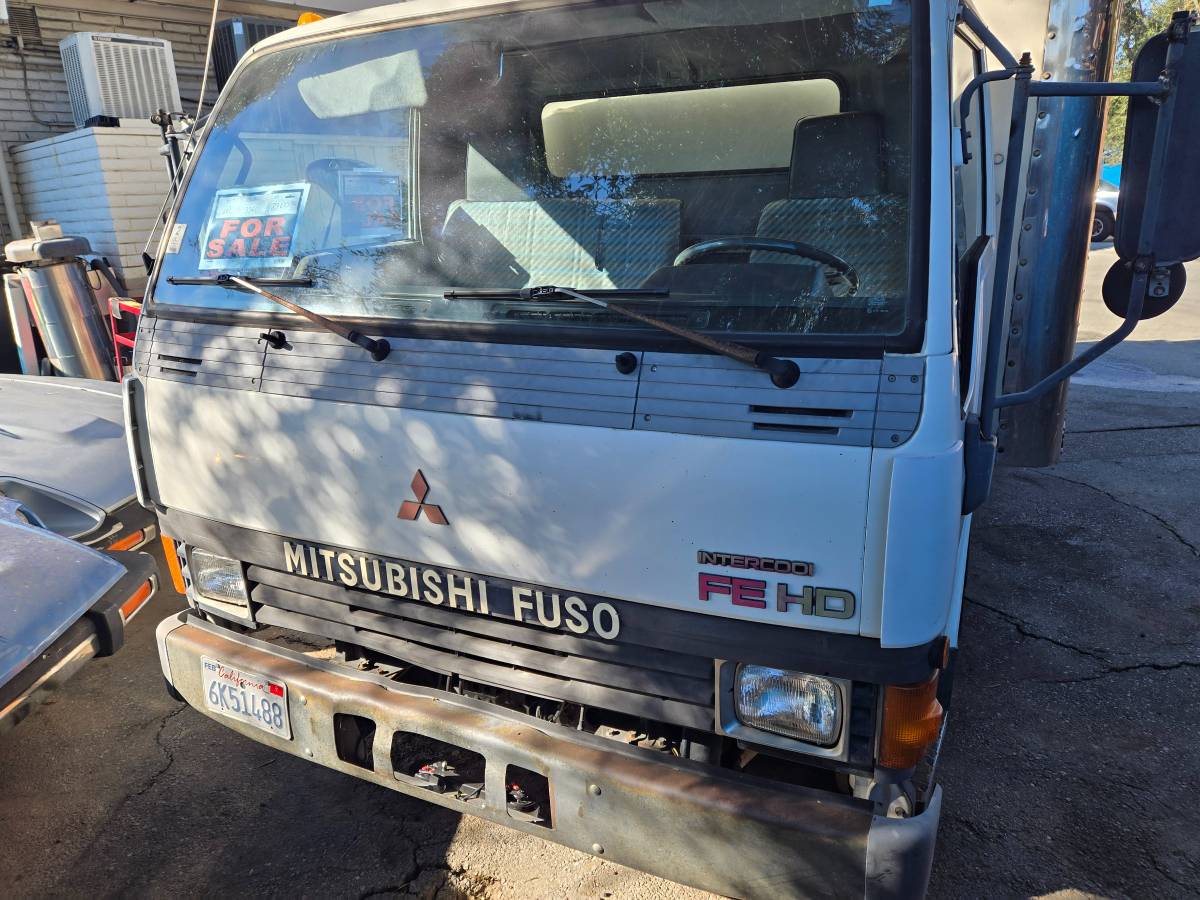 Mitsubishi-fuso-fe640dw-diesel-1992-white-1