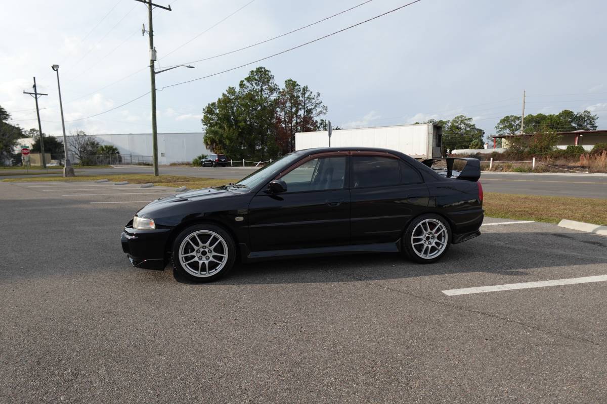 Mitsubishi-lancer-evolution-1996-black-13