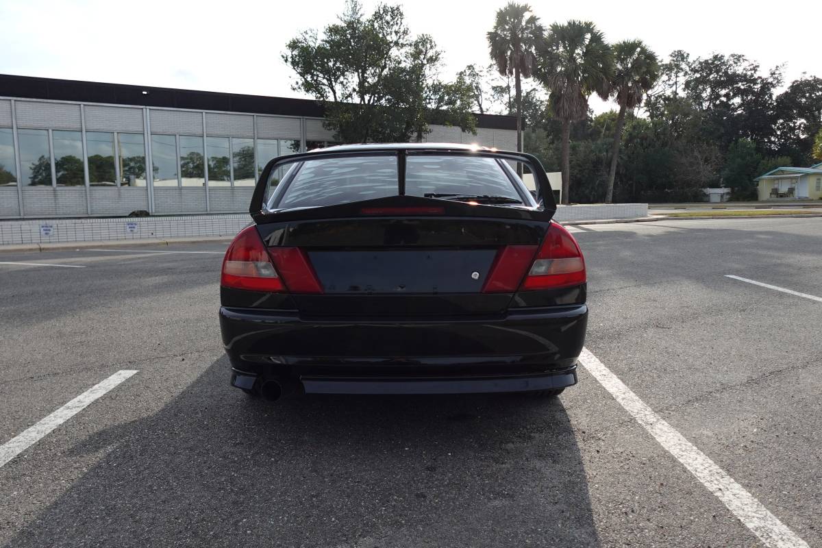 Mitsubishi-lancer-evolution-1996-black-4