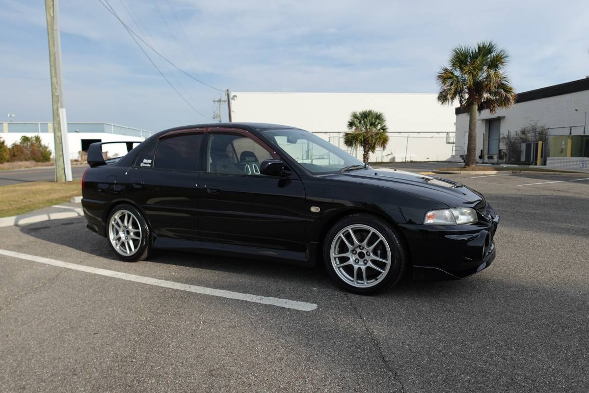 Mitsubishi-lancer-evolution-1996-black-9