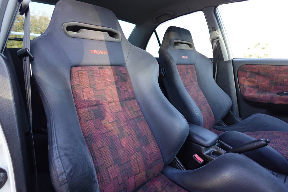 Mitsubishi-lancer-evolution-1996-white-15