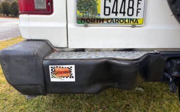 Mitsubishi-montero-rs-1990-white-11