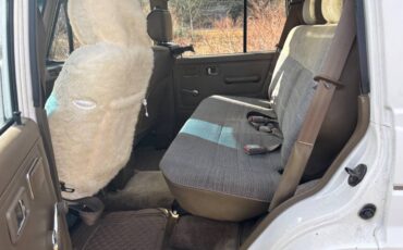 Mitsubishi-montero-rs-1990-white-14