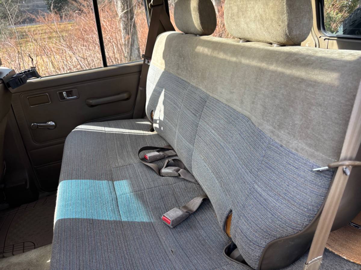 Mitsubishi-montero-rs-1990-white-15