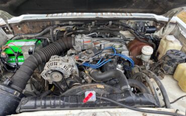 Mitsubishi-montero-rs-1990-white-22