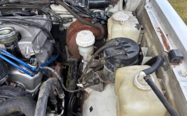 Mitsubishi-montero-rs-1990-white-23