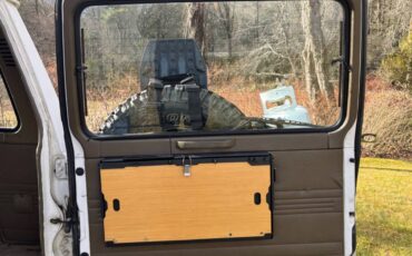 Mitsubishi-montero-rs-1990-white-5