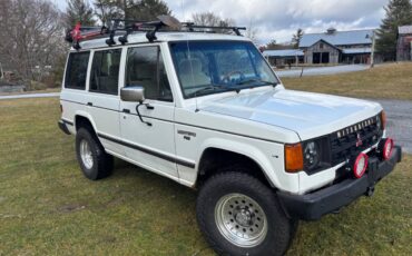 Mitsubishi-montero-rs-1990-white-8