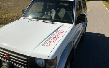 Mitsubishi-pajero-diesel-1992-white-1