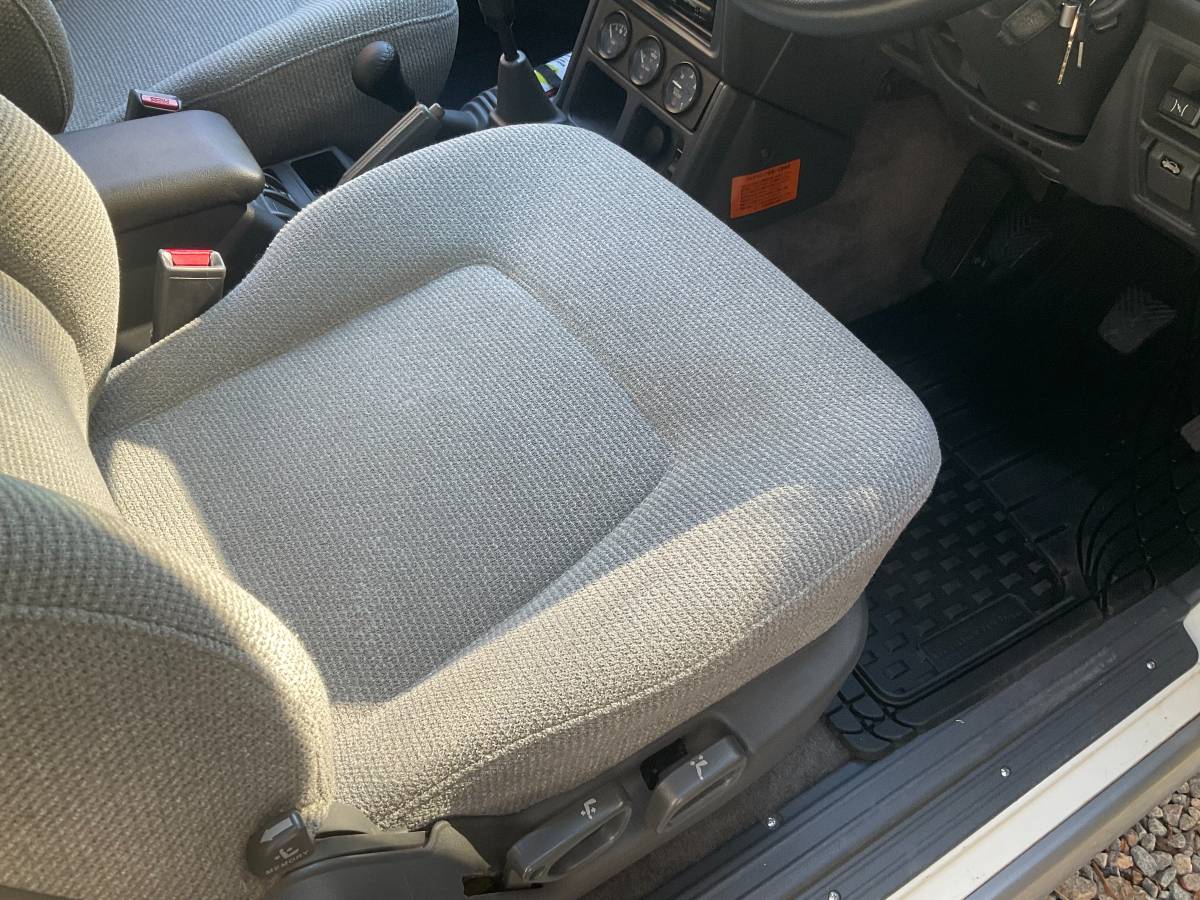 Mitsubishi-pajero-diesel-1992-white-10